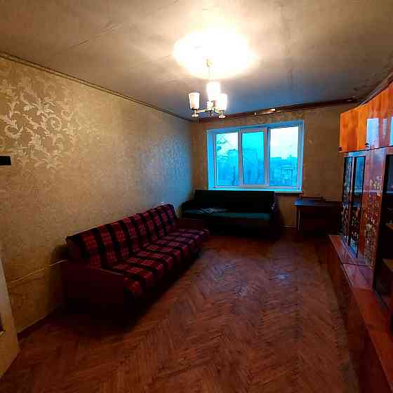 продам 1-кімн. Вітряні гори 28м2 в цегляному будинку під ремонт Киев