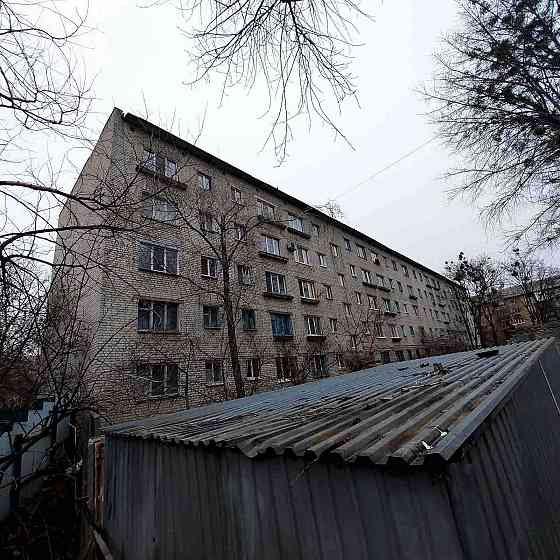 продам 1-кімн. Вітряні гори 28м2 в цегляному будинку під ремонт Киев