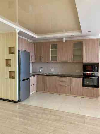 Однокімнатна студія. Видова. вул. Драгоманова 2б. Поруч ТЦ *АШАН* Киев