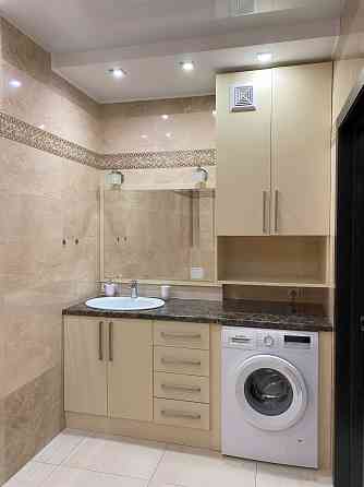 Однокімнатна студія. Видова. вул. Драгоманова 2б. Поруч ТЦ *АШАН* Киев