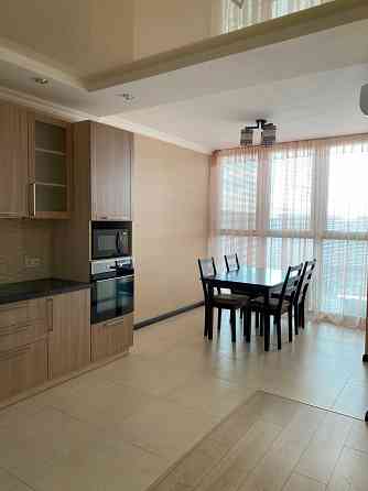 Однокімнатна студія. Видова. вул. Драгоманова 2б. Поруч ТЦ *АШАН* Киев