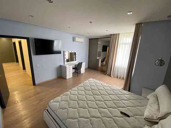 Оренда 2- кіинатої квартири ЖК Дианастія Киев