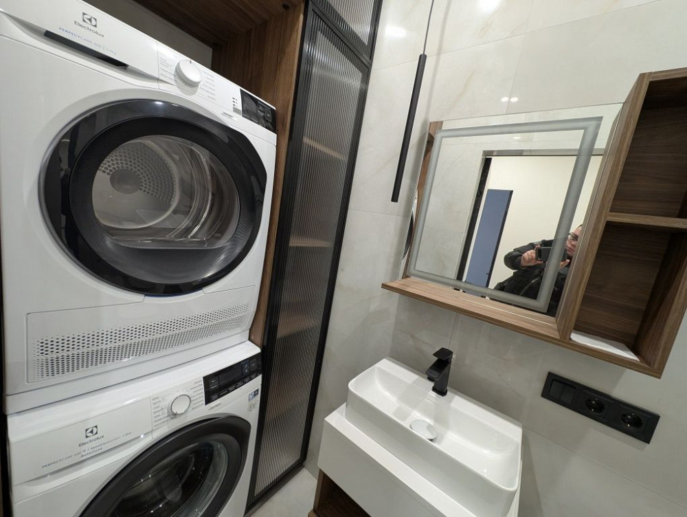 Стильна квартира з окремими 2 кімнатами в тихому центрі Ивано-Франковск - изображение 7