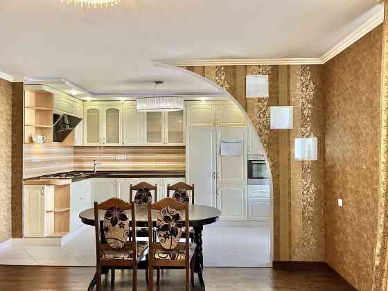 Дворівнева квартира з меблями і технікою. Без комісії! СЕРТИФІКАТ Киев