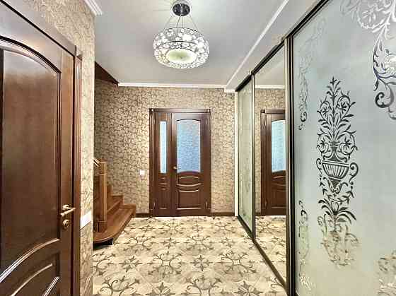 Дворівнева квартира з меблями і технікою. Без комісії! СЕРТИФІКАТ Киев