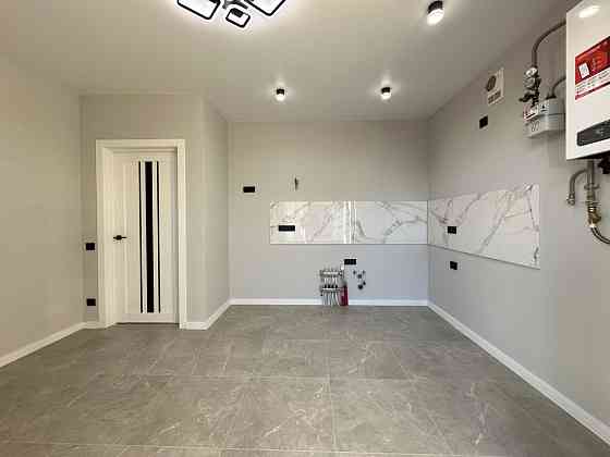 Продається світла 2кім квартира з ремонтом біля ТЦ Арсен Івано-Франківськ