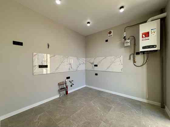 Продається світла 2кім квартира з ремонтом біля ТЦ Арсен Івано-Франківськ