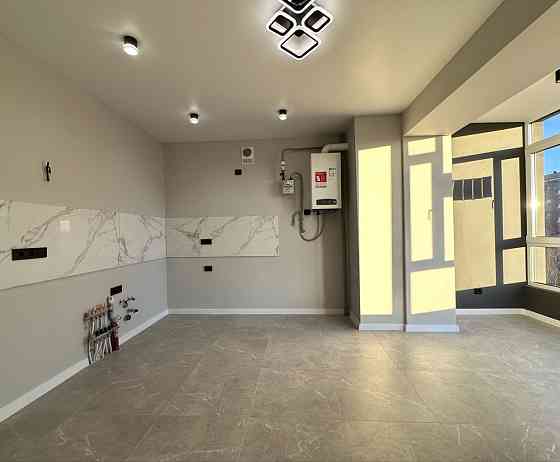 Продається світла 2кім квартира з ремонтом біля ТЦ Арсен Івано-Франківськ