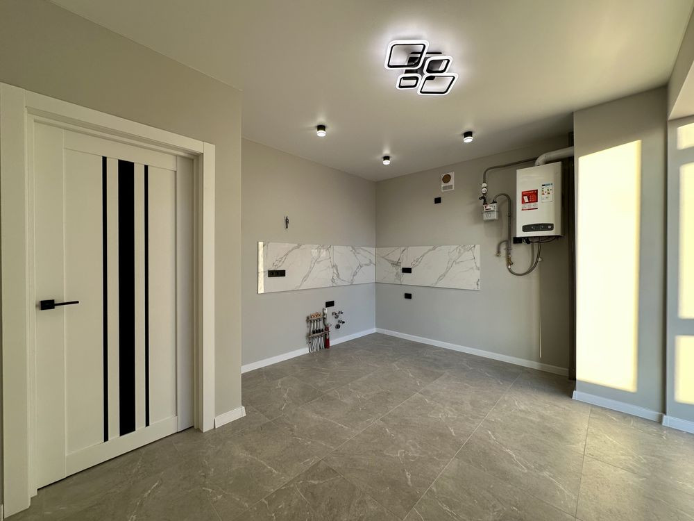 Продається світла 2кім квартира з ремонтом біля ТЦ Арсен Івано-Франківськ - зображення 2