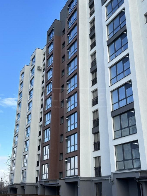 Здана готова до ремонту центральна частина Івано-Франківськ - зображення 4