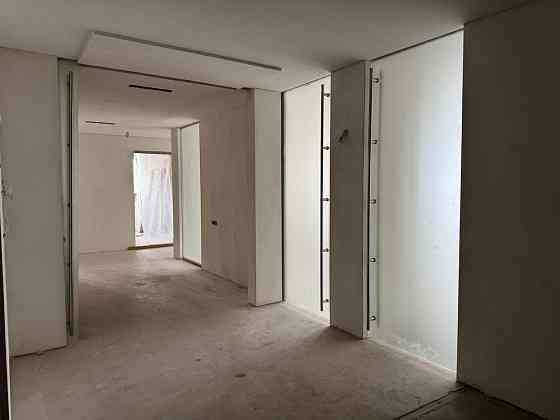 4-кімн квартира Лівобережна Микільсько-слобідська 1а Київ