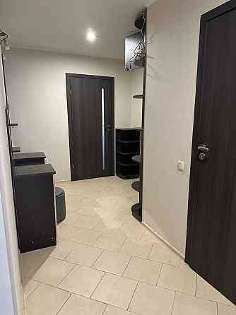 Продам 3-кім з ремонтом, технікою, меблями. Поправки 14. Метро 2 хв. Київ