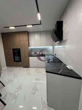 Гарна, дизайнерська  2-к. кв. з ремонтом і меблями в ЖК Family plaza Ивано-Франковск