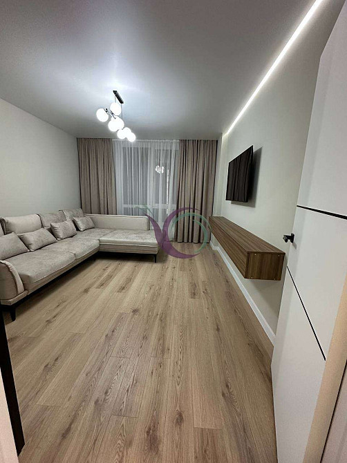 Гарна, дизайнерська  2-к. кв. з ремонтом і меблями в ЖК Family plaza Івано-Франківськ - зображення 4