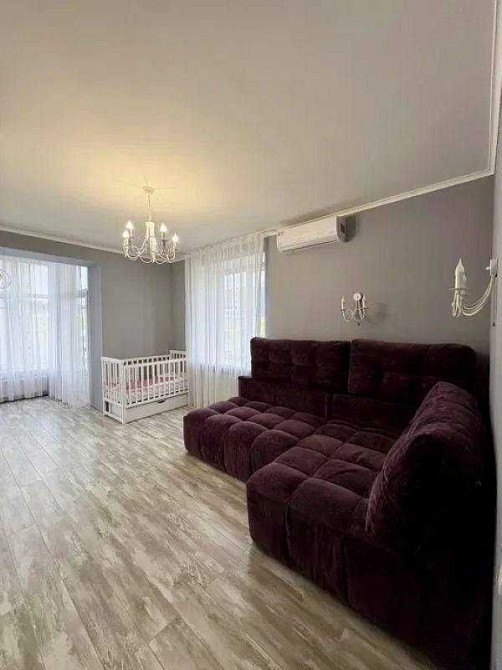 Простора однокімнатна квартира з балконом в ЖК "Теплий Стан" Ирпень - изображение 1