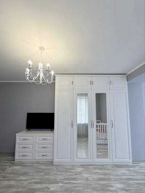 Простора однокімнатна квартира з балконом в ЖК "Теплий Стан" Ирпень - изображение 7