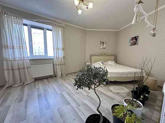 Продам простору квартиру площею 91 м2, з хорошим ремонтом. Центр міста Буча