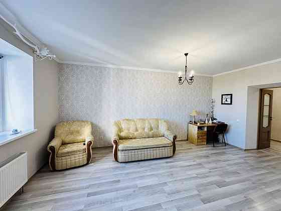 Продам простору квартиру площею 91 м2, з хорошим ремонтом. Центр міста Буча