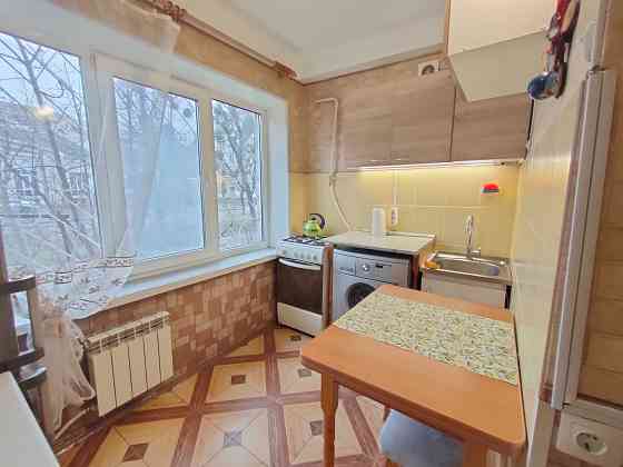 метро Дарниця, Чернігівська 5-10хв.пішки, світла, тепла, затишна, 1кім Київ