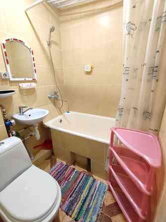 метро Дарниця, Чернігівська 5-10хв.пішки, світла, тепла, затишна, 1кім Київ