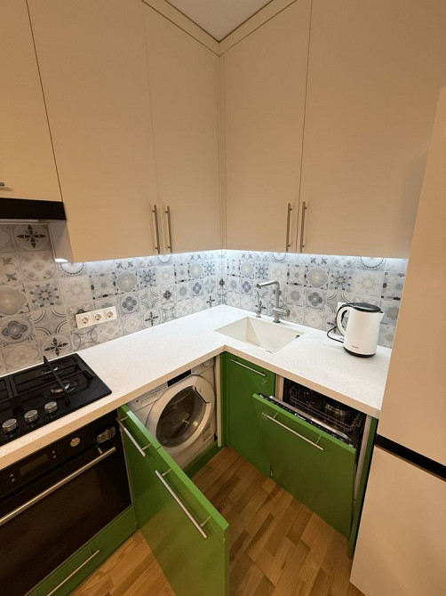 2к з новим ремонтом повністю укомплектована меблями і технікою Ирпень - изображение 2