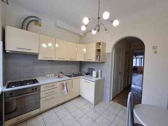 3К Лесі Українки, 4 Палац Спорту Гулівер Бесарабка Київ