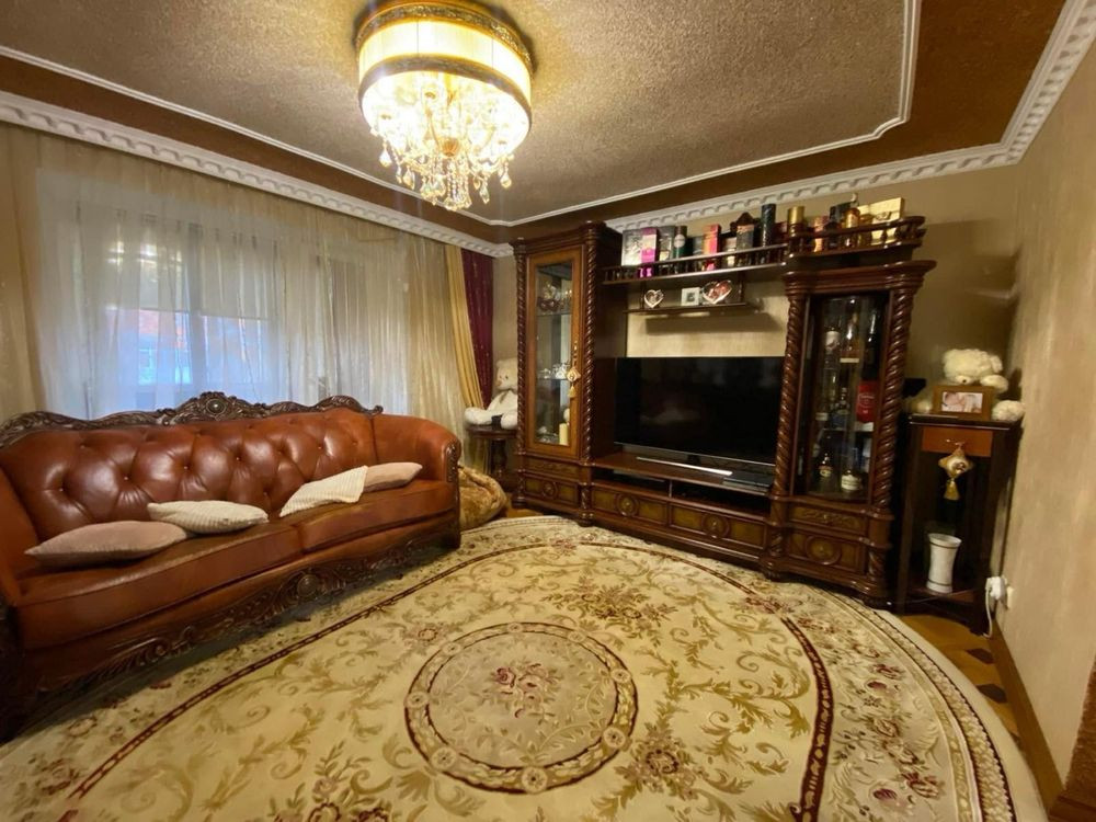 Терміновий продаж 4-х кімнатної квартири  - зображення 1