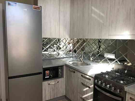 Продам  2 комн.  сталинку , Центр ,  57 кв.м.  , великолепный ремонт Дніпро