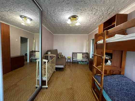 Продам 1 ком. в центре Залютино. (402225) Харьков