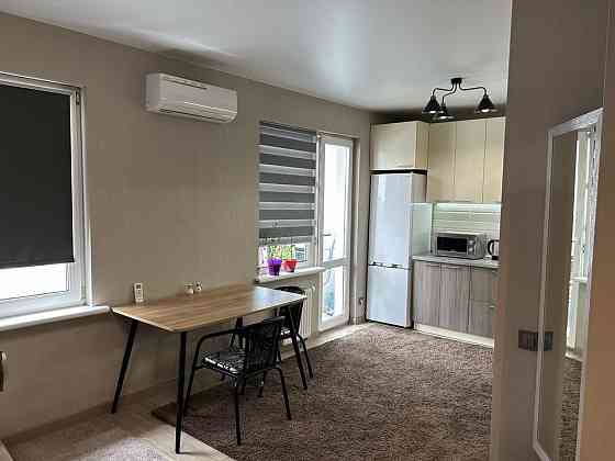 Вишняківська 2  студія квартира Київ