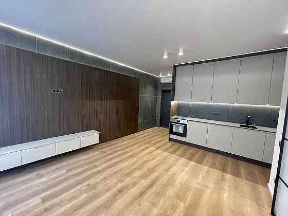 Пространство на Радостной 37 м дорогой ремонт техника Одесса