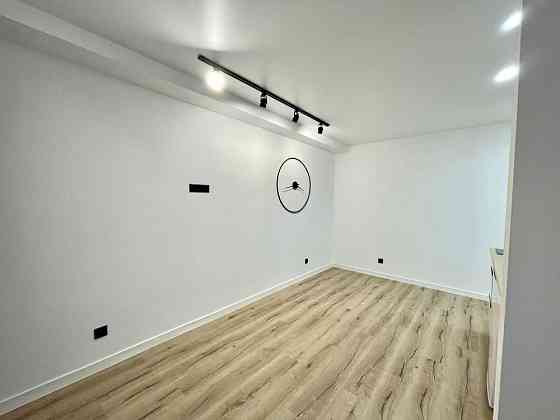 Нова квартира з новим ремонтом! Дарницька площа! Київ