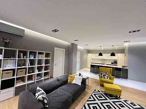 ЖК Кукуруза ! ПроспекттШевченко . 2- ком + кухня гостинная вид на МОРЕ Одеса