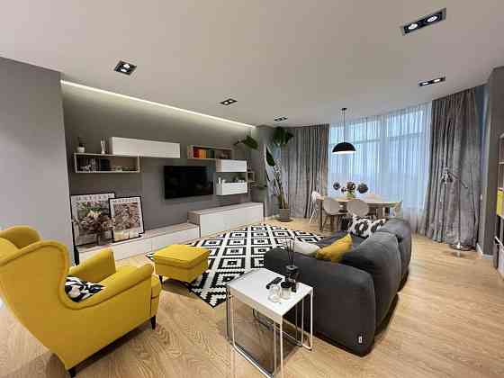 ЖК Кукуруза ! ПроспекттШевченко . 2- ком + кухня гостинная вид на МОРЕ Одеса