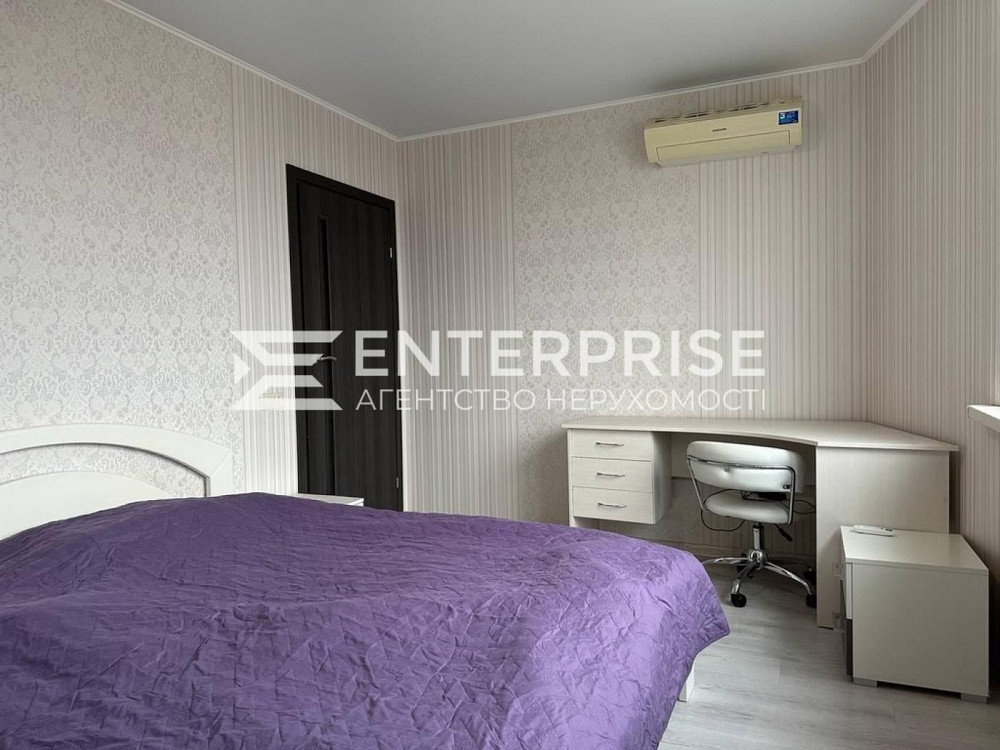 Продаж 3к квартири, вул. Ю.Поправки, метро Чернігівська Київ - зображення 1