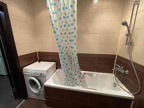 Оренда 1 кімнатної квартири . Драгоманова 1а Киев