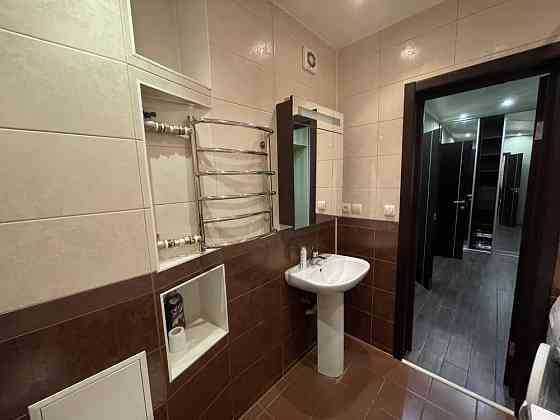 Оренда 1 кімнатної квартири . Драгоманова 1а Киев