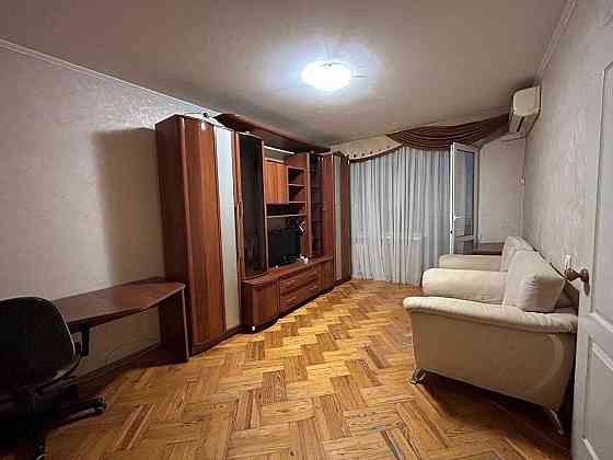 Продаж 2-кім Оболонь Левка Лук'яненка (Тимошенко) 2-Б  метро Мінська Київ