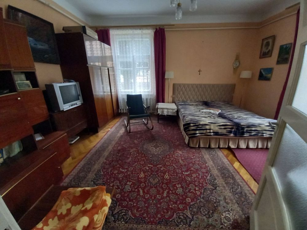 Продаж квартири в центрі міста ремонт жилий стан Мукачево - изображение 2