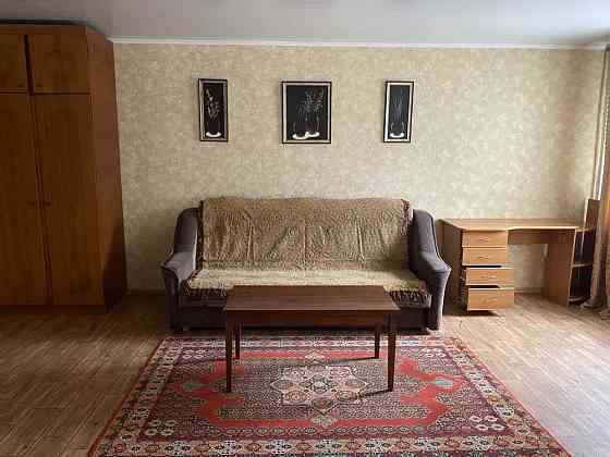 Сдаю квартиру на длительный срок в центре соцгорода. Кривой Рог