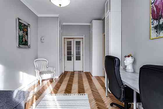 Продаж квартири в будинку люкс Львов