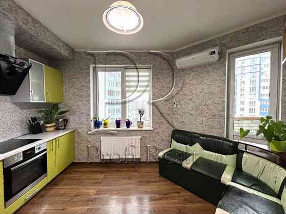 Продаж 2 кімн. квартири Драгоманова 6/1, Позняки/Осокорки Київ