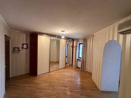 Без комісії! Продам 4-х кімн. квартиру по вул Межигірська, буд 57/17 Київ