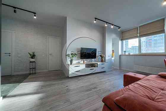 Продаж кв-ри 45кв.м.ЖК Галактика. Сверстюка 6А. М.Лівобережна 7 хвилин Київ