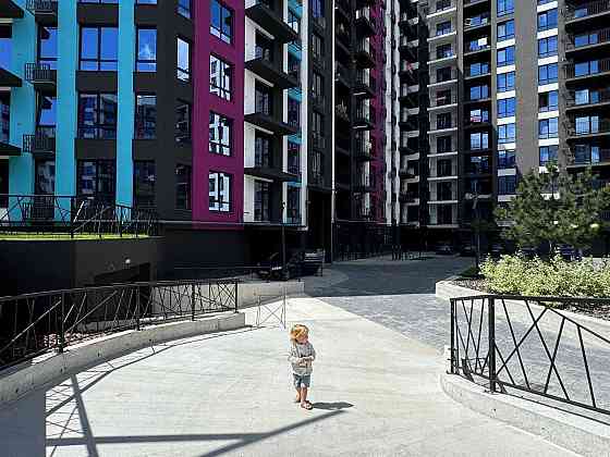 2 кім в центрі з  гардеробом та відкритим балконом вікнами в двір Івано-Франківськ