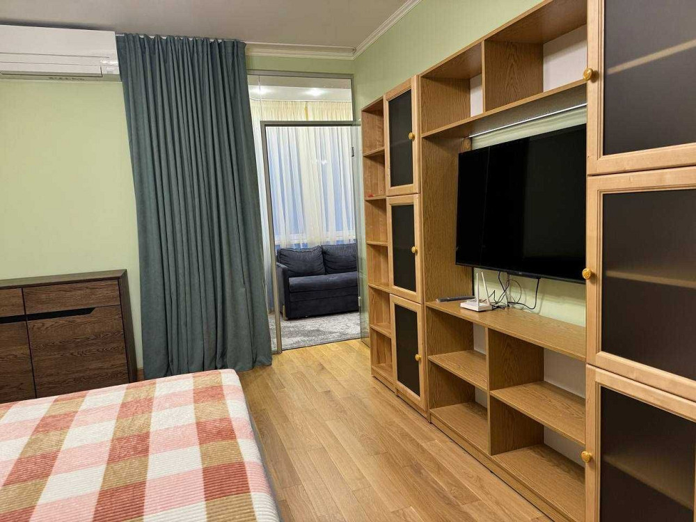 Левка Лук'яненка 29в, затишна, облаштована 1 кім. кв, м Минська, без % Київ - зображення 8