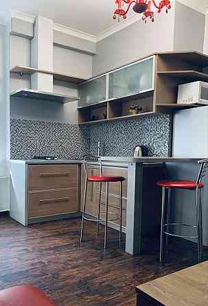 2-кімнатна у центрі міста Київ