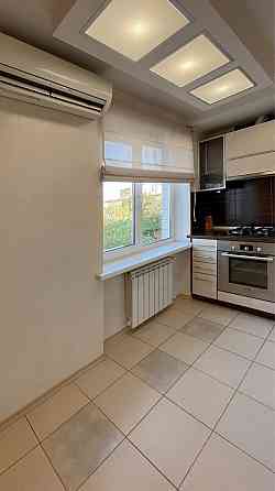 БЕЗ КОМІСІЇ! Стильна 2-кімнатна квартира за 100 м від метро Печерська Київ