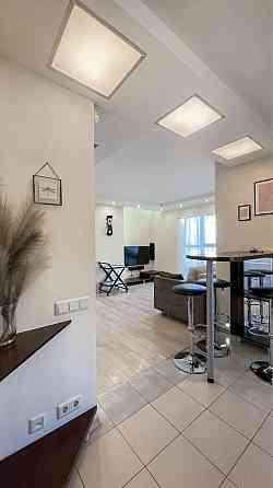 БЕЗ КОМІСІЇ! Стильна 2-кімнатна квартира за 100 м від метро Печерська Київ