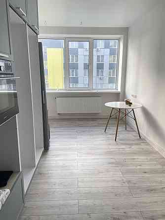 Продам простору двокімнатну квартиру з новим ремонтом. 70 м2 площа Ирпень